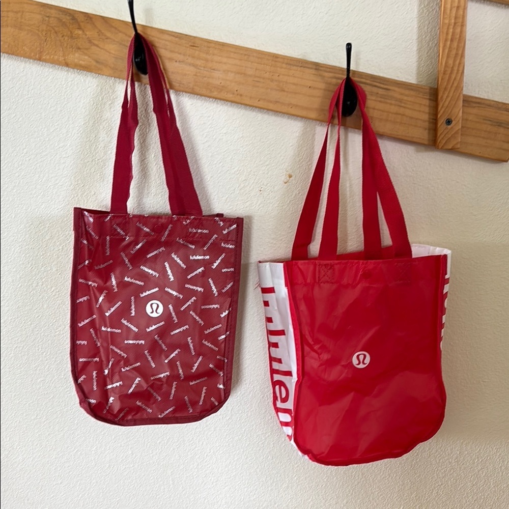 🌺Lululemon Athletica Red Totes Geometric and Solid Design